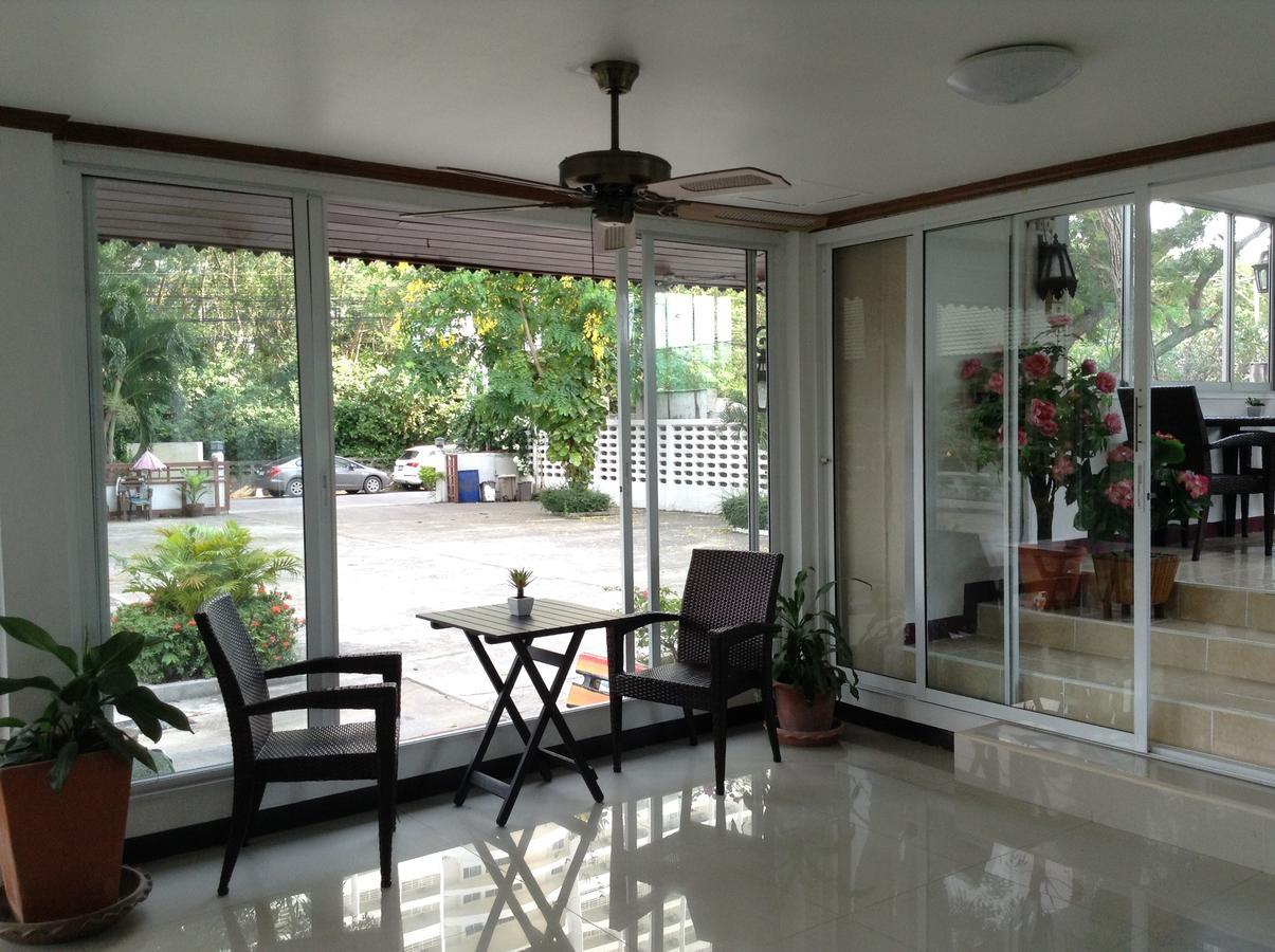 Jomtien Cozy Inn Pattaya Exterior foto